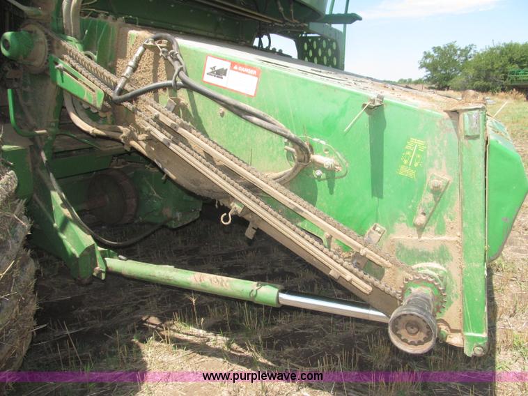 image for item F7065 1989 John Deere 9600 combine