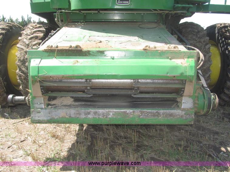 image for item F7065 1989 John Deere 9600 combine