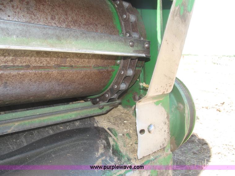 image for item F7065 1989 John Deere 9600 combine