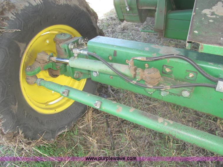 image for item F7065 1989 John Deere 9600 combine