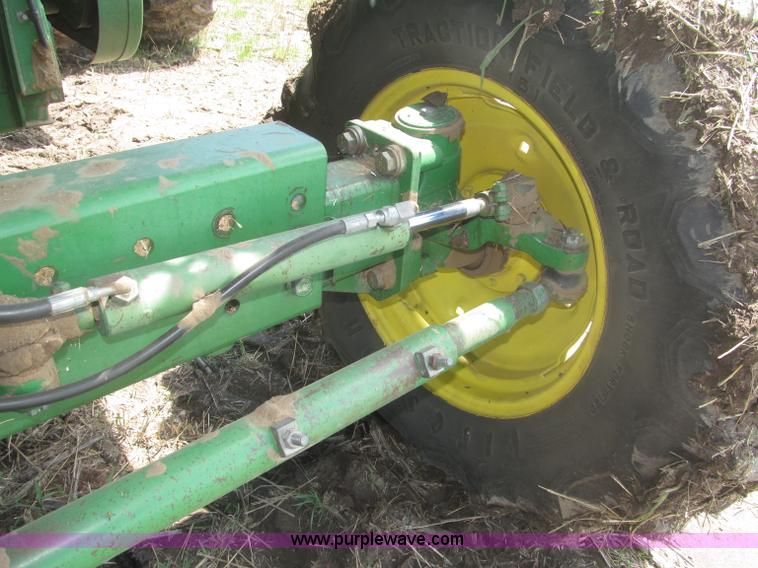 image for item F7065 1989 John Deere 9600 combine