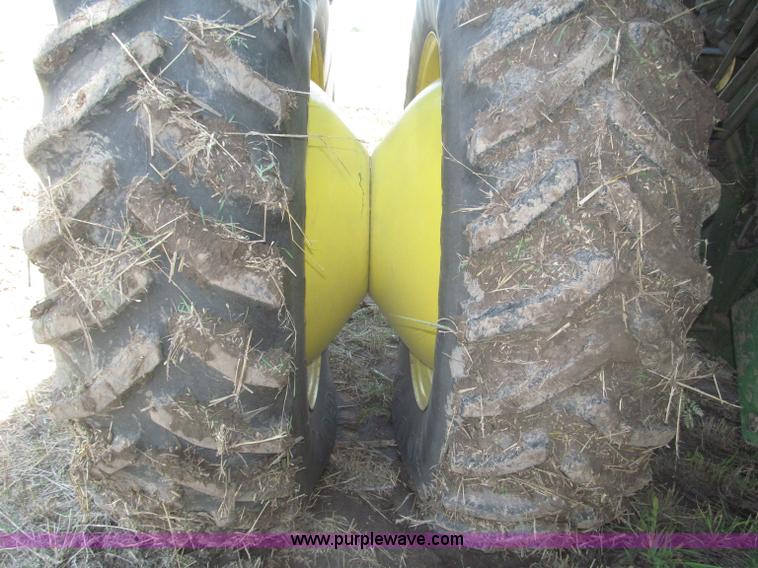 image for item F7065 1989 John Deere 9600 combine