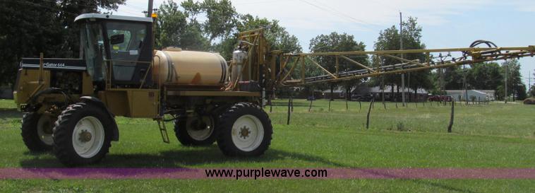 image for item G2050 1994 Ag-Chem RoGator 664 self-propelled sprayer