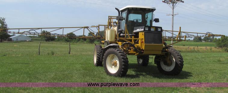 image for item G2050 1994 Ag-Chem RoGator 664 self-propelled sprayer