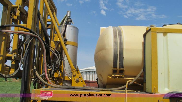 image for item G2050 1994 Ag-Chem RoGator 664 self-propelled sprayer