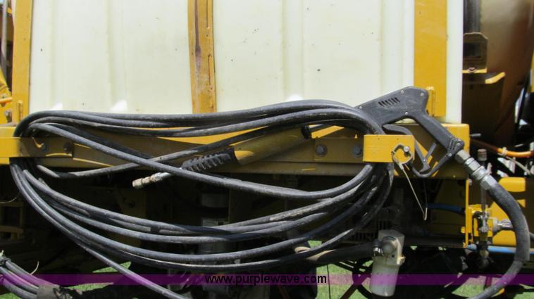 image for item G2050 1994 Ag-Chem RoGator 664 self-propelled sprayer