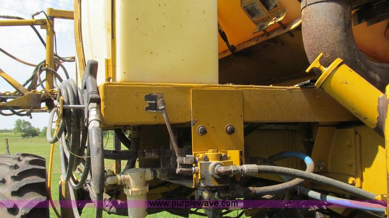 image for item G2050 1994 Ag-Chem RoGator 664 self-propelled sprayer