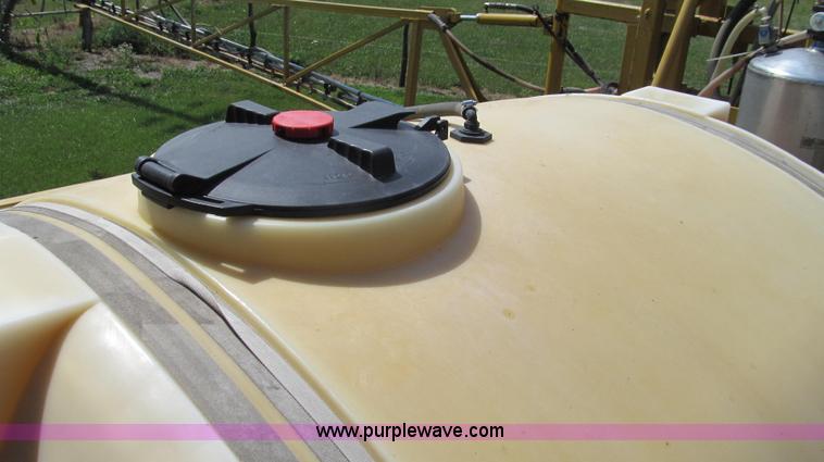 image for item G2050 1994 Ag-Chem RoGator 664 self-propelled sprayer