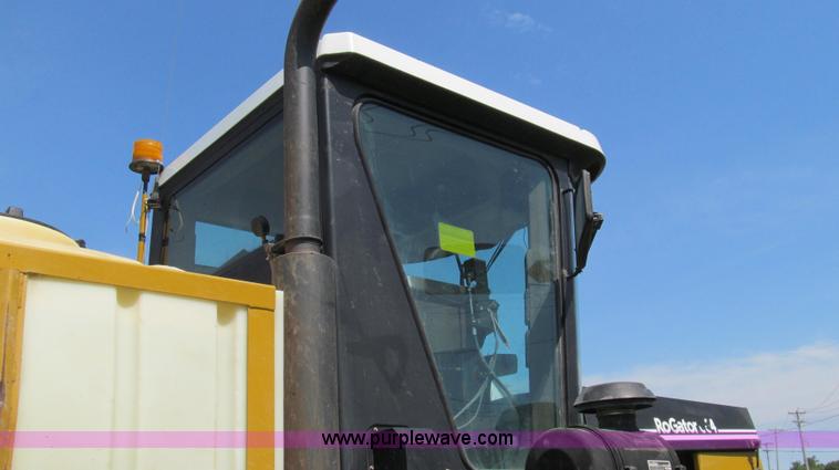 image for item G2050 1994 Ag-Chem RoGator 664 self-propelled sprayer