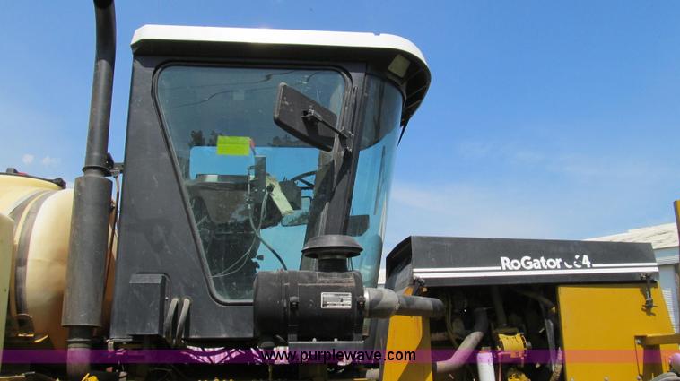 image for item G2050 1994 Ag-Chem RoGator 664 self-propelled sprayer