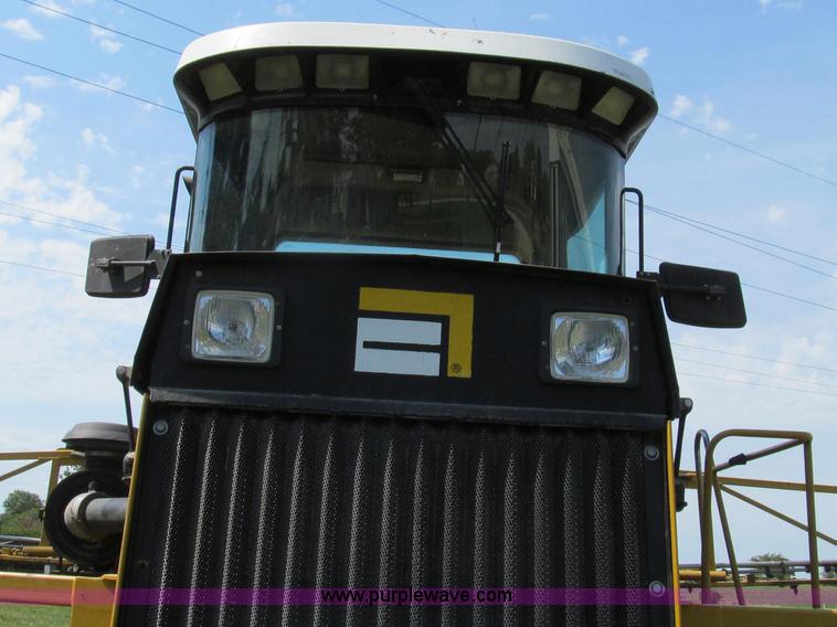 image for item G2050 1994 Ag-Chem RoGator 664 self-propelled sprayer