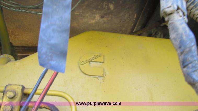 image for item G2050 1994 Ag-Chem RoGator 664 self-propelled sprayer