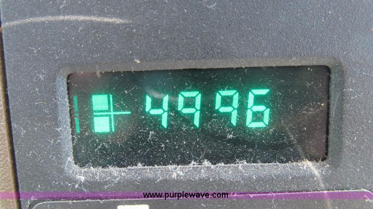 image for item G2050 1994 Ag-Chem RoGator 664 self-propelled sprayer