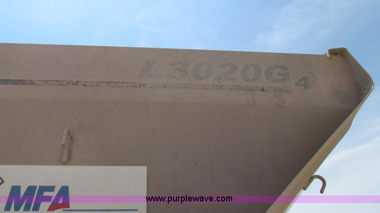 image for item G2051 1989 International 1954 Loral Easy Rider 2000C dry floater truck