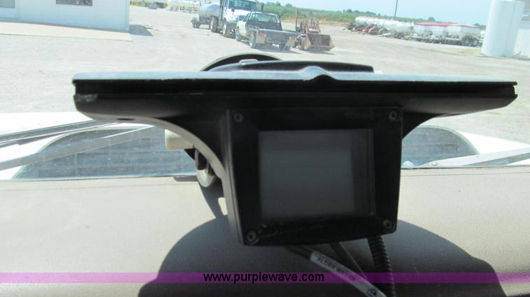 image for item G2051 1989 International 1954 Loral Easy Rider 2000C dry floater truck