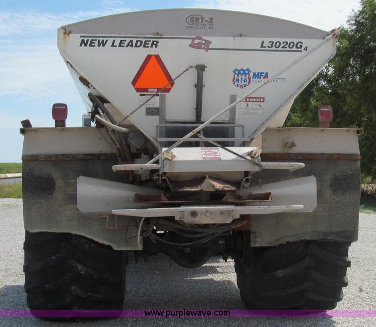 image for item G2052 1999 International 2554 dry floater truck