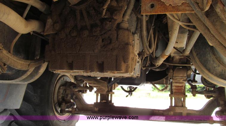 image for item G2052 1999 International 2554 dry floater truck
