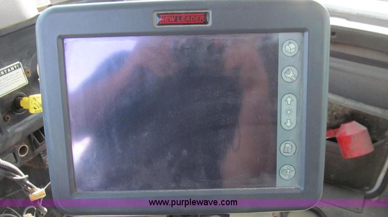 image for item G2052 1999 International 2554 dry floater truck