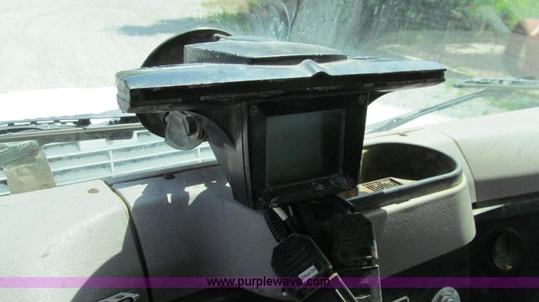 image for item G2052 1999 International 2554 dry floater truck