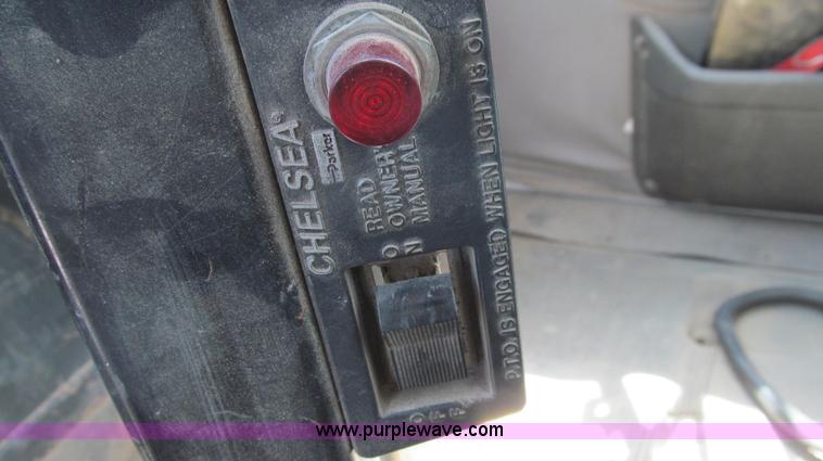 image for item G2052 1999 International 2554 dry floater truck