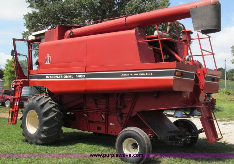 image for item G2058 1979 International 1460 Axial-Flow 2WD combine