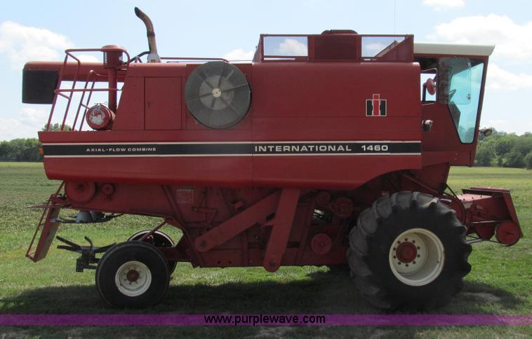 image for item G2058 1979 International 1460 Axial-Flow 2WD combine