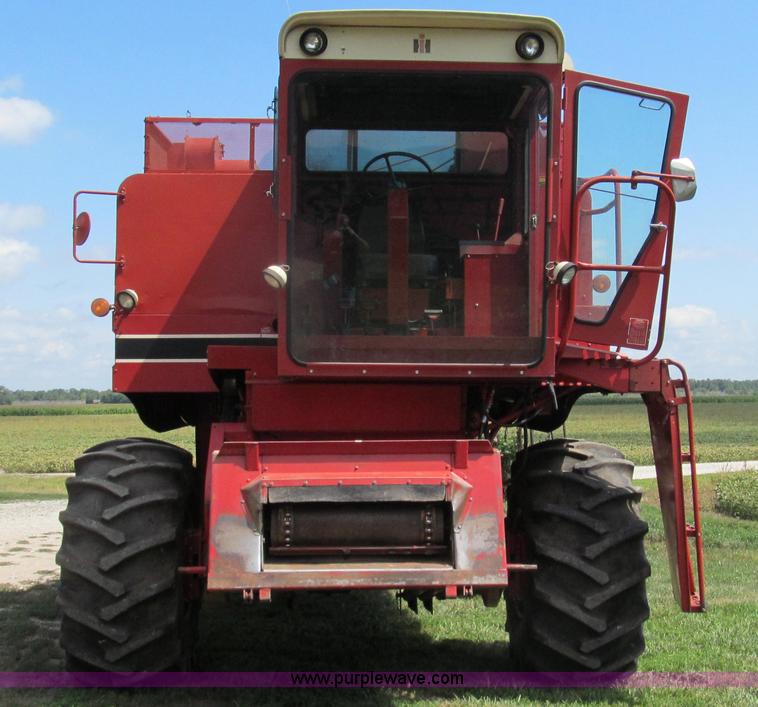 image for item G2058 1979 International 1460 Axial-Flow 2WD combine