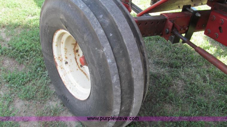 image for item G2058 1979 International 1460 Axial-Flow 2WD combine