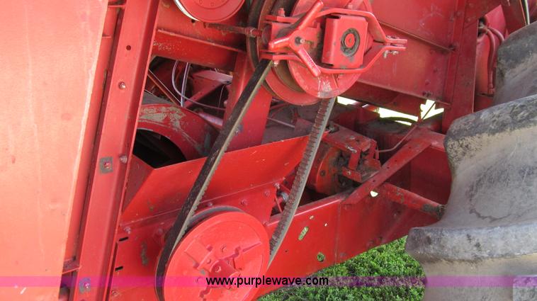 image for item G2058 1979 International 1460 Axial-Flow 2WD combine
