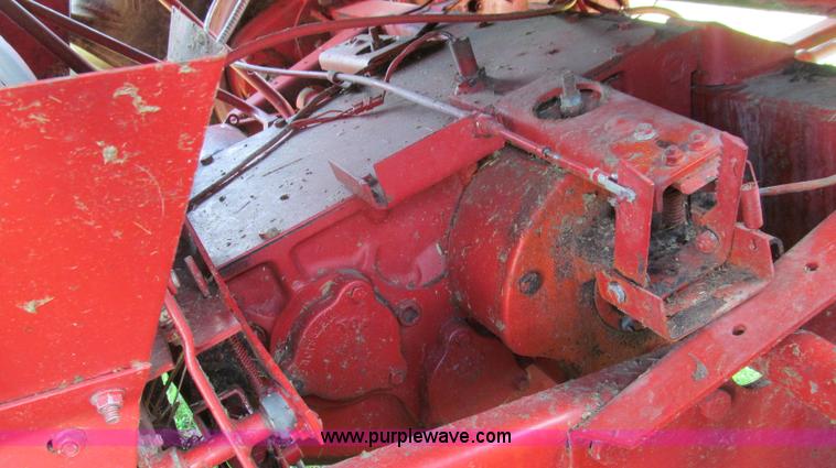 image for item G2058 1979 International 1460 Axial-Flow 2WD combine