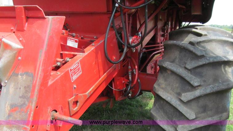 image for item G2058 1979 International 1460 Axial-Flow 2WD combine