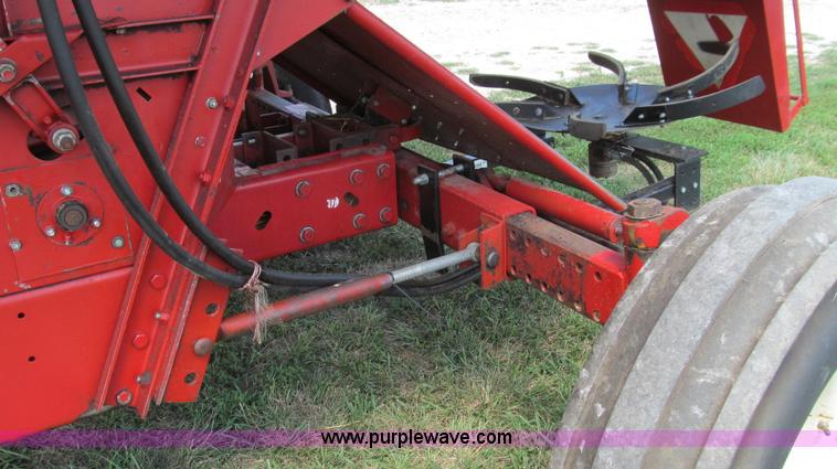 image for item G2058 1979 International 1460 Axial-Flow 2WD combine