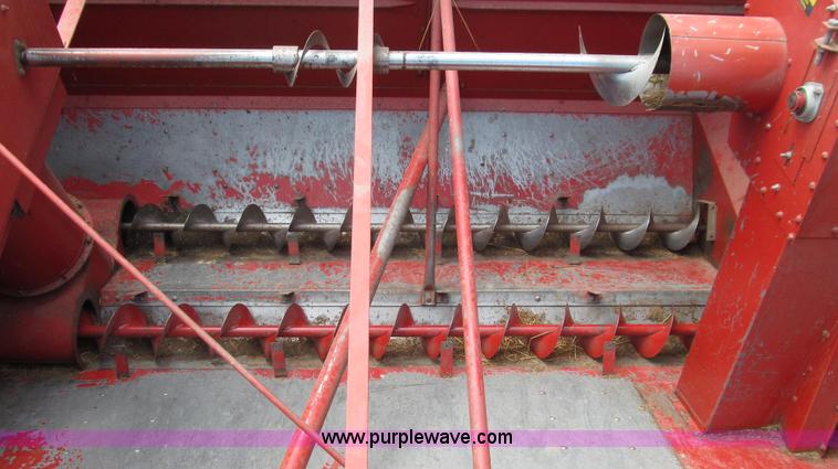 image for item G2058 1979 International 1460 Axial-Flow 2WD combine