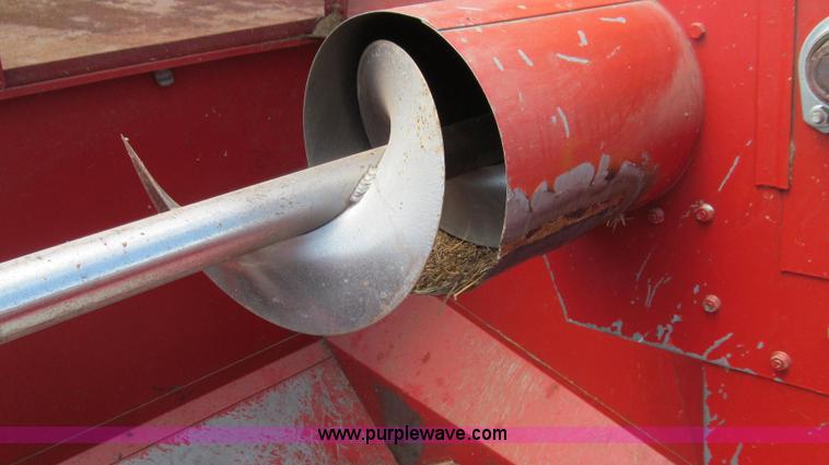 image for item G2058 1979 International 1460 Axial-Flow 2WD combine