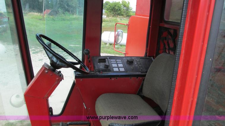 image for item G2058 1979 International 1460 Axial-Flow 2WD combine