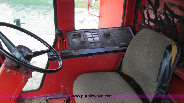 image for item G2058 1979 International 1460 Axial-Flow 2WD combine