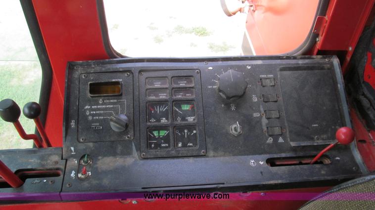 image for item G2058 1979 International 1460 Axial-Flow 2WD combine