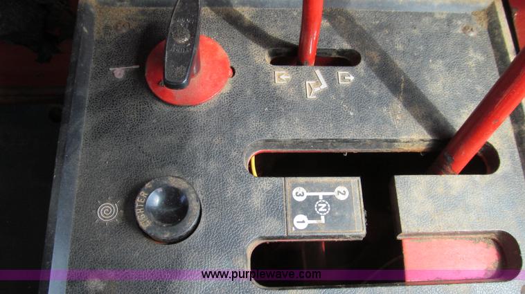 image for item G2058 1979 International 1460 Axial-Flow 2WD combine