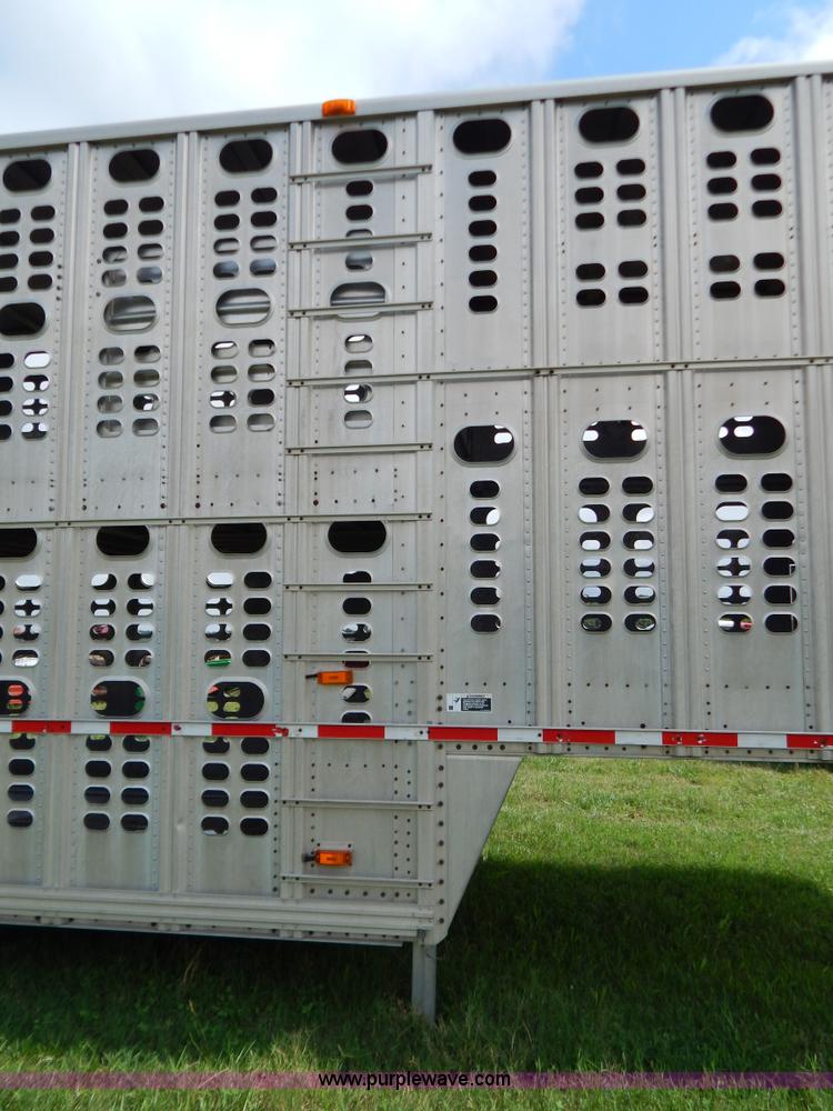 image for item G3340 1999 Wilson 52'L cattle pot trailer