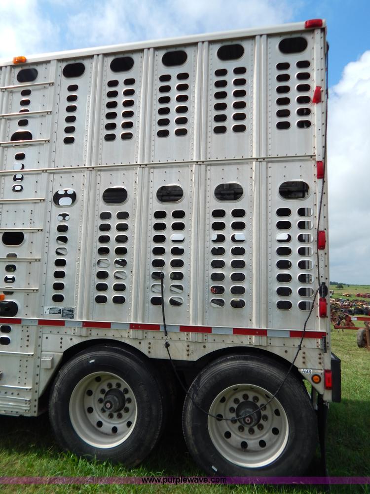 image for item G3340 1999 Wilson 52'L cattle pot trailer