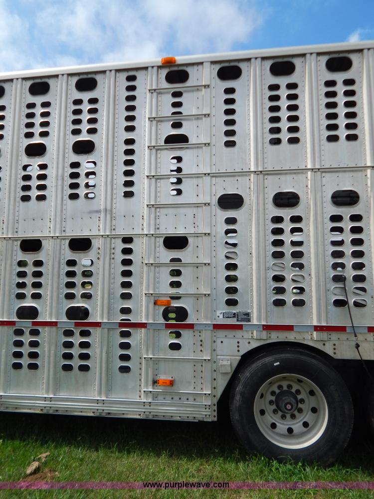 image for item G3340 1999 Wilson 52'L cattle pot trailer