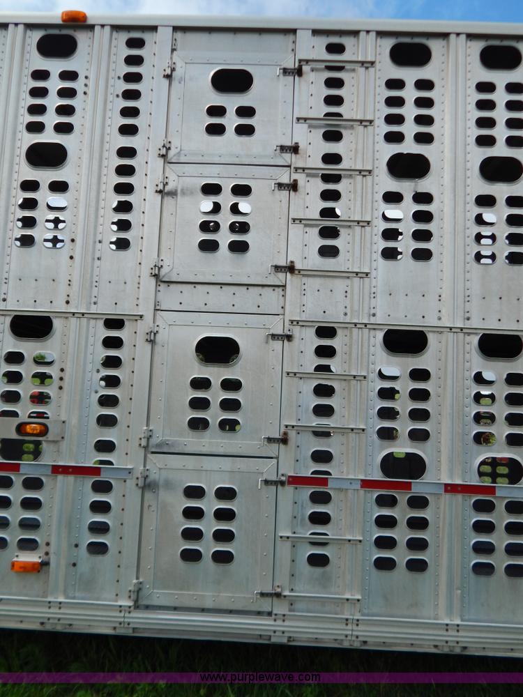 image for item G3340 1999 Wilson 52'L cattle pot trailer