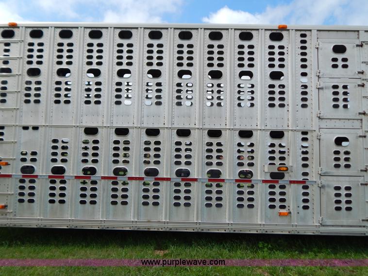image for item G3340 1999 Wilson 52'L cattle pot trailer
