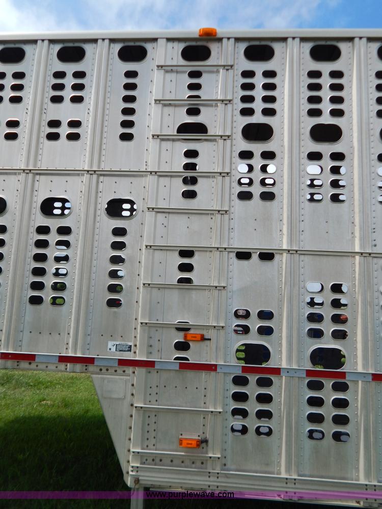 image for item G3340 1999 Wilson 52'L cattle pot trailer