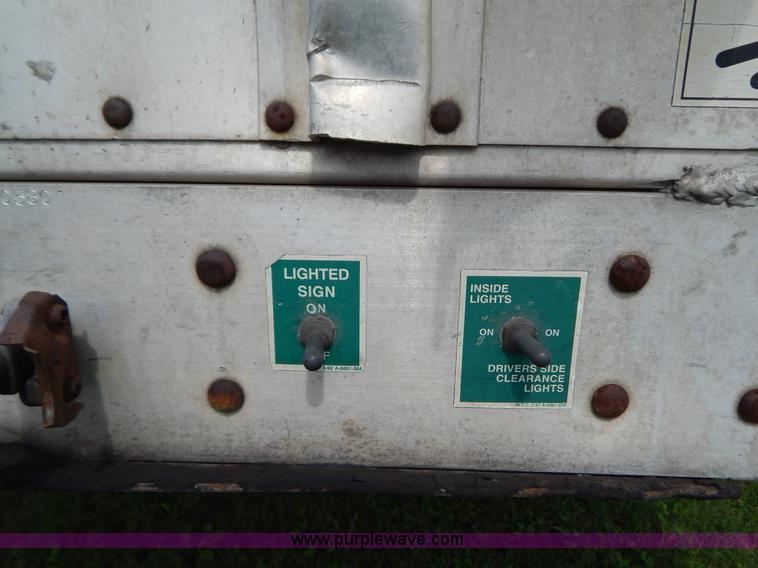 image for item G3340 1999 Wilson 52'L cattle pot trailer