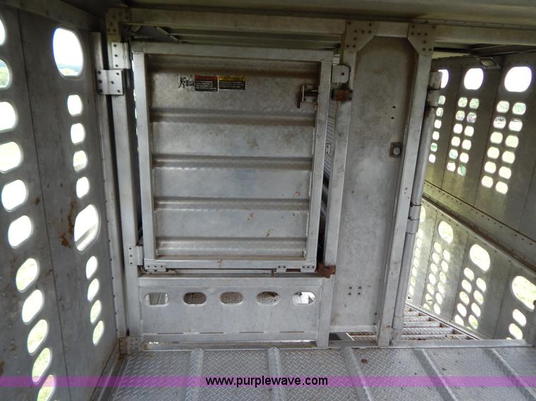 image for item G3340 1999 Wilson 52'L cattle pot trailer