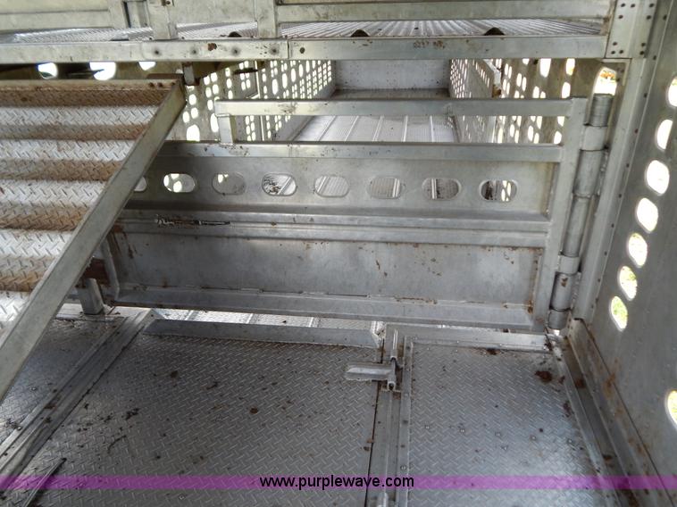 image for item G3340 1999 Wilson 52'L cattle pot trailer