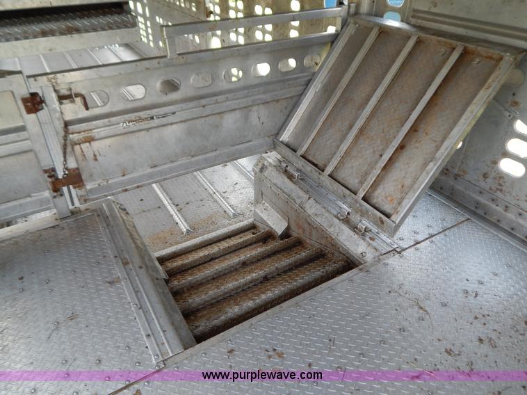 image for item G3340 1999 Wilson 52'L cattle pot trailer