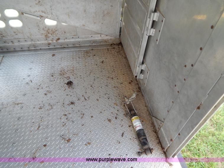 image for item G3340 1999 Wilson 52'L cattle pot trailer