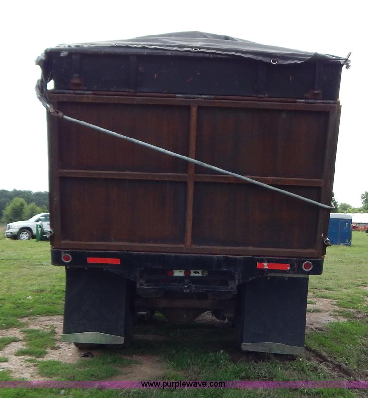 image for item G3342 1984 Freightliner dump truck